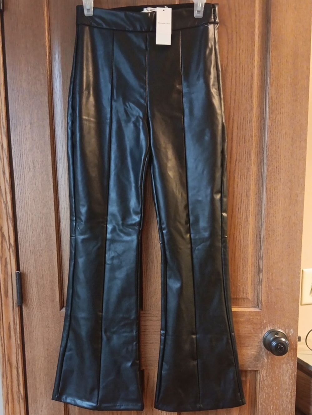 NWT Abercrombie & Fitch Vegan Faux Leather Pants. Size Small